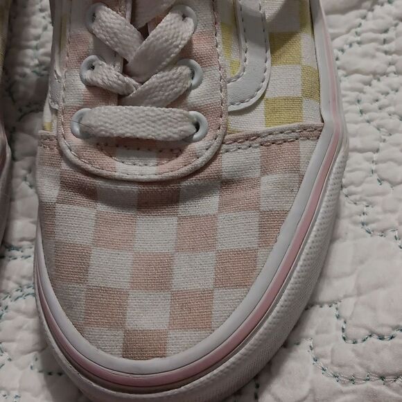 Vans   - Picture 2 of 5